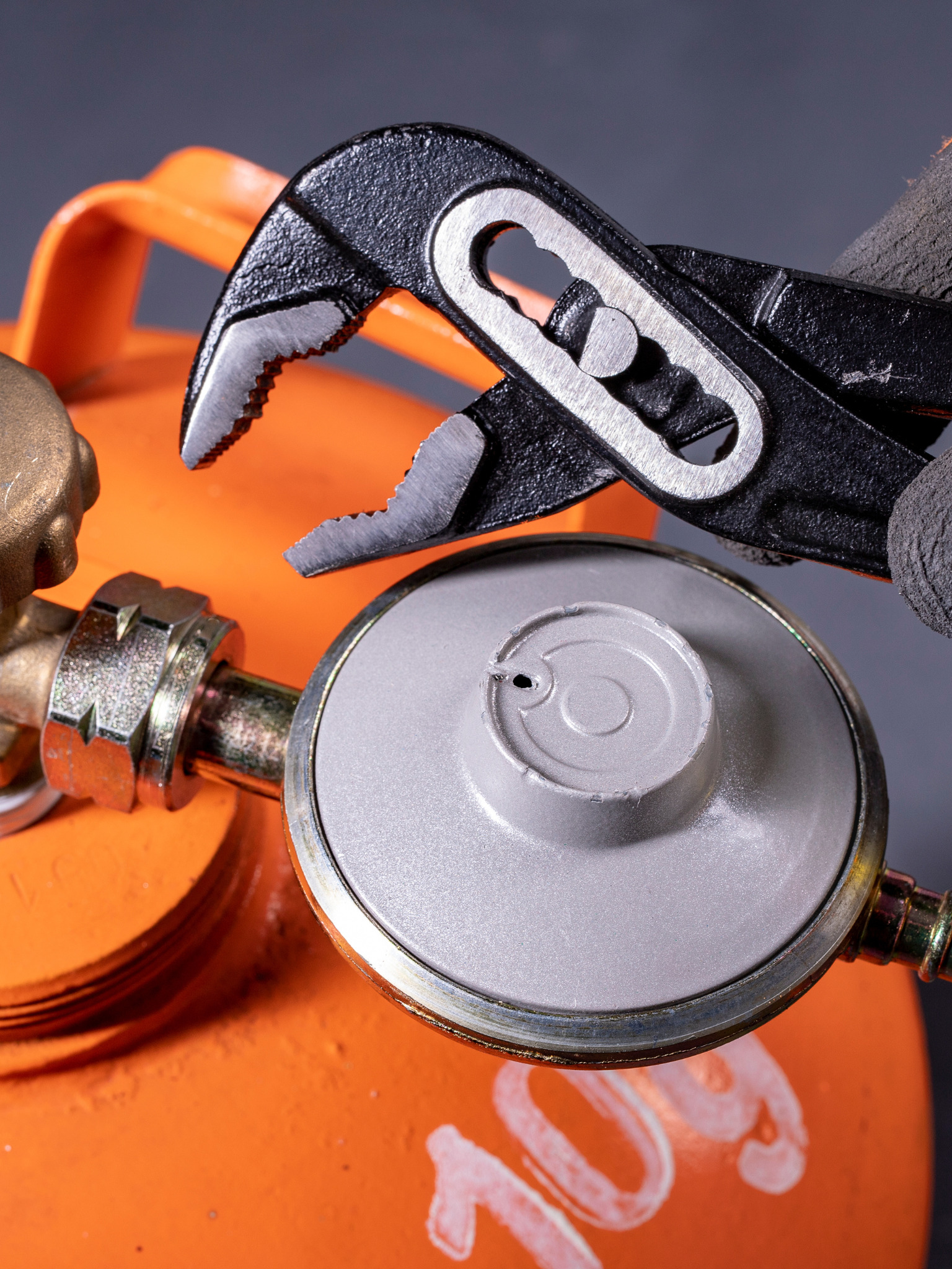 gas safe registered engineer near me Dewsbury, WF12-WF13